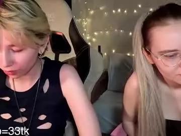 velvetvalkyries from Chaturbate