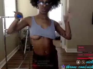 viiickyyy from Chaturbate
