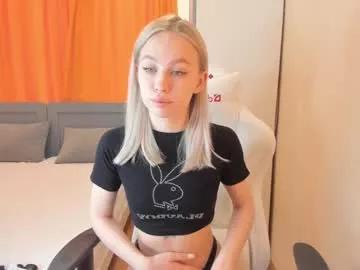 vikkykitten from Chaturbate