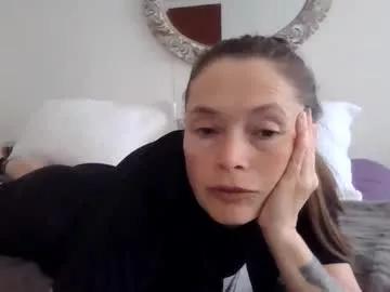 vivi_bee from Chaturbate