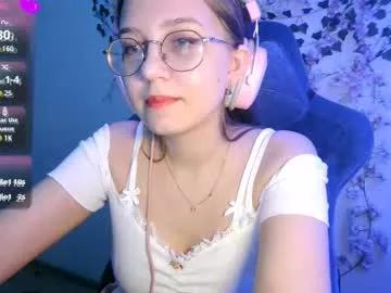 vivivivikkie from Chaturbate
