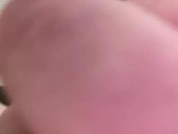 wellhung197881 from Chaturbate