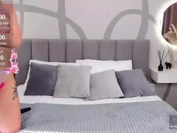 wow__jullia from Chaturbate