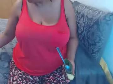 xxxbustybabe27x from Chaturbate