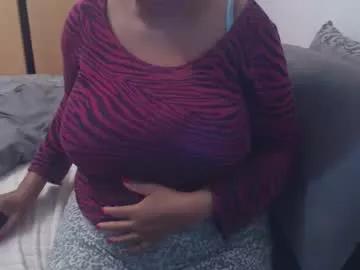 xxxbustybabe27x from Chaturbate
