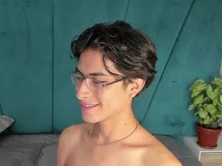 aaron_ez from Flirt4Free