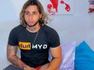 adam_kravitz from Flirt4Free