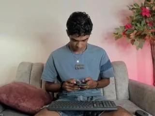 alejandro_williams from Flirt4Free is Freechat