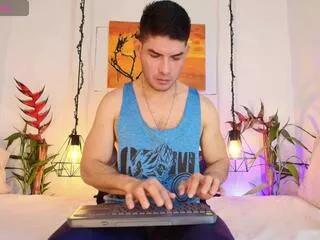 andrew_hallss from Flirt4Free is Freechat