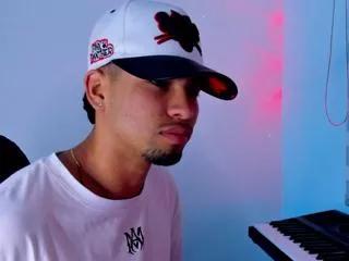 andy_reynolds from Flirt4Free is Freechat