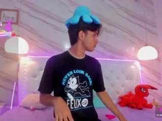 attlas_moon from Flirt4Free