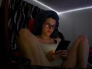 bambi_bi from Flirt4Free