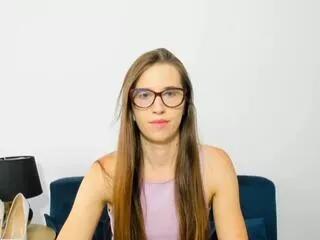 bella_willians from Flirt4Free is Freechat