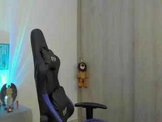 dave_max from Flirt4Free is Freechat