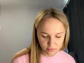 hilda_haddaway from Flirt4Free is Freechat