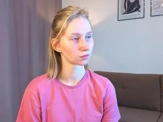 larraine_aparicio from Flirt4Free