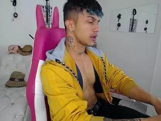 leonard_price from Flirt4Free is Freechat