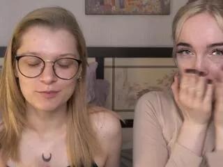 mae_beddingfield_sara_mauri from Flirt4Free is Freechat