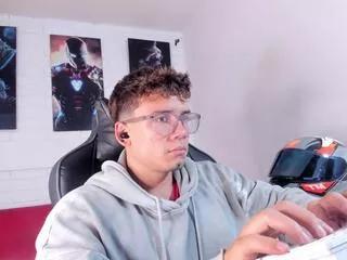 matthew_fiire from Flirt4Free is Freechat