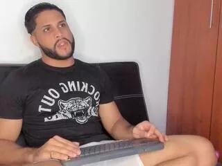 pier_simons from Flirt4Free is Freechat