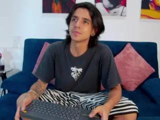 saul_stonee from Flirt4Free is Freechat