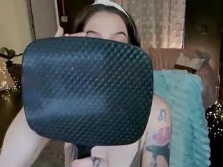 tommi_rebel from Flirt4Free
