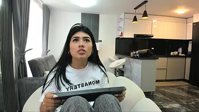 1lubonnie from StripChat is Freechat