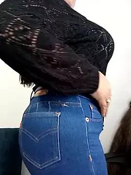 __valentina18 from StripChat