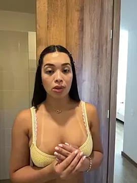 _AnaMilan from StripChat
