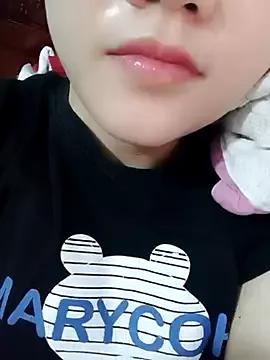 _Attractivegirl33 from StripChat