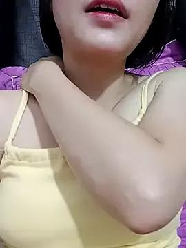 _Attractivegirl33 from StripChat