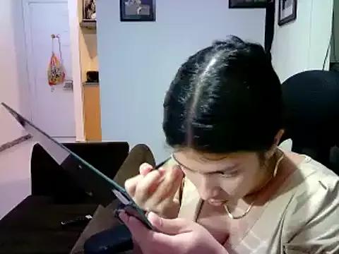 _Auroraa_ from StripChat is Freechat