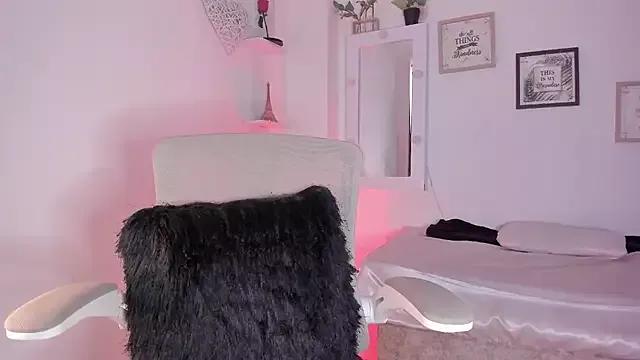 _Caroliinee_ from StripChat is Freechat