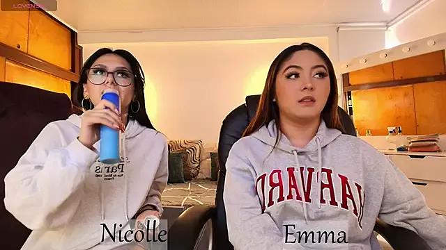 _Emma11 from StripChat