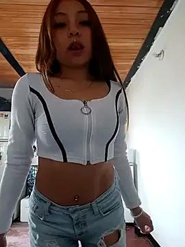 _EmmaWood from StripChat is Freechat