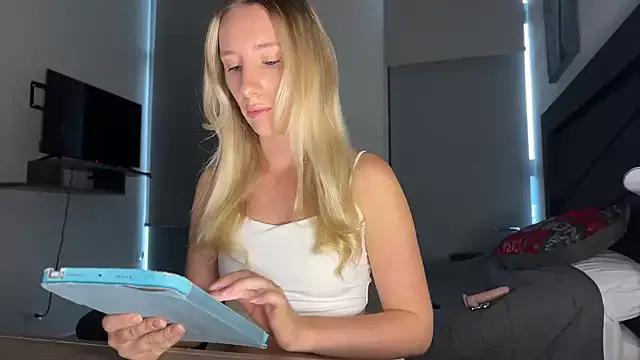 _kellystar_ from StripChat is Freechat