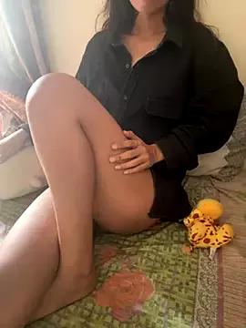_Maya_zaidi_ from StripChat is Freechat