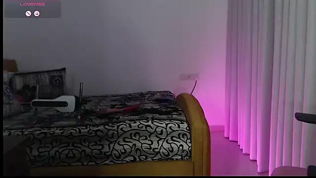 _neesha_414_ from StripChat