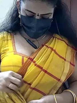 Aadhini99 from StripChat