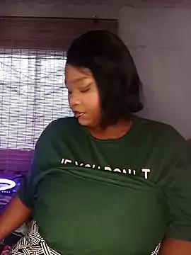 Aalyiah445 from StripChat