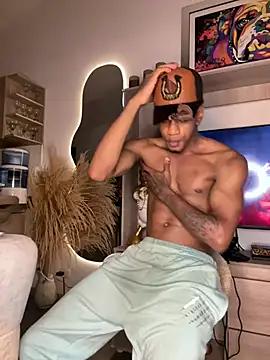 AaronCruz_ from StripChat