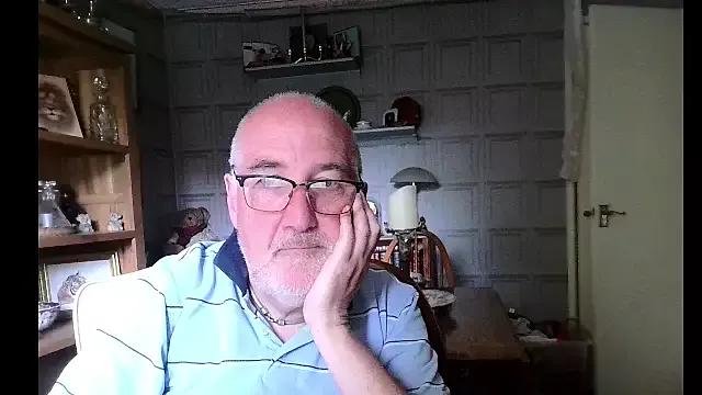 Adamdaddybear from StripChat