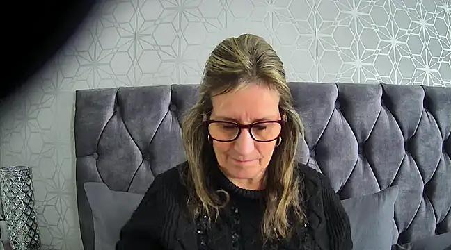 Additive_Mature_Linda from StripChat