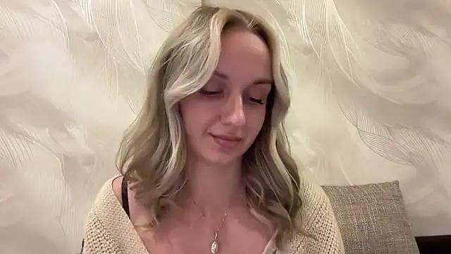 AdeleEverhart from StripChat is Freechat