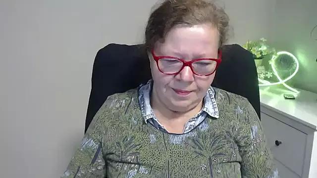 Adelewildx from StripChat is Freechat
