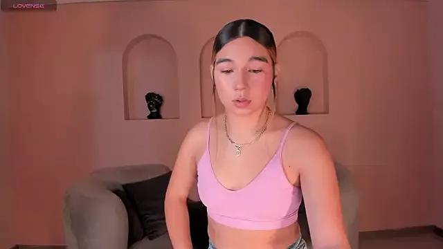 AdharaMoretti from StripChat