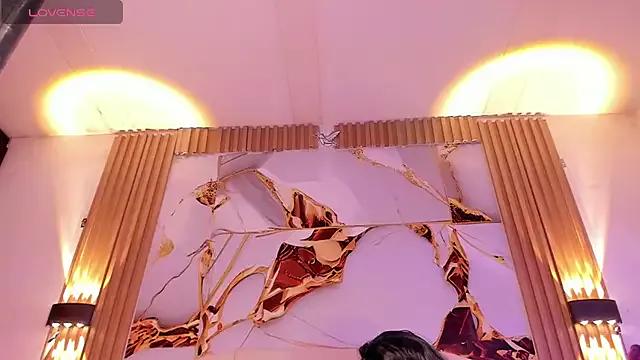 AgathaAtenea from StripChat