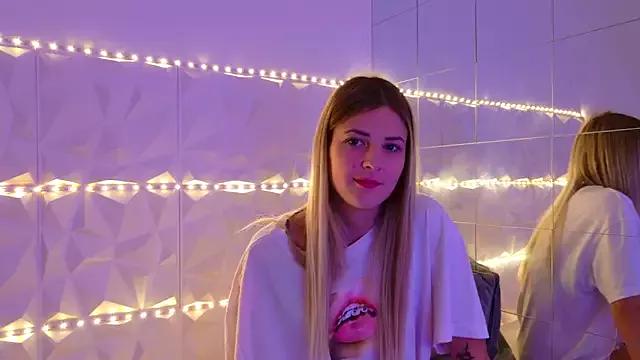 Aishha_ from StripChat is Freechat