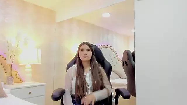 AitanaSulivann from StripChat
