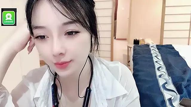AKiKi711 from StripChat